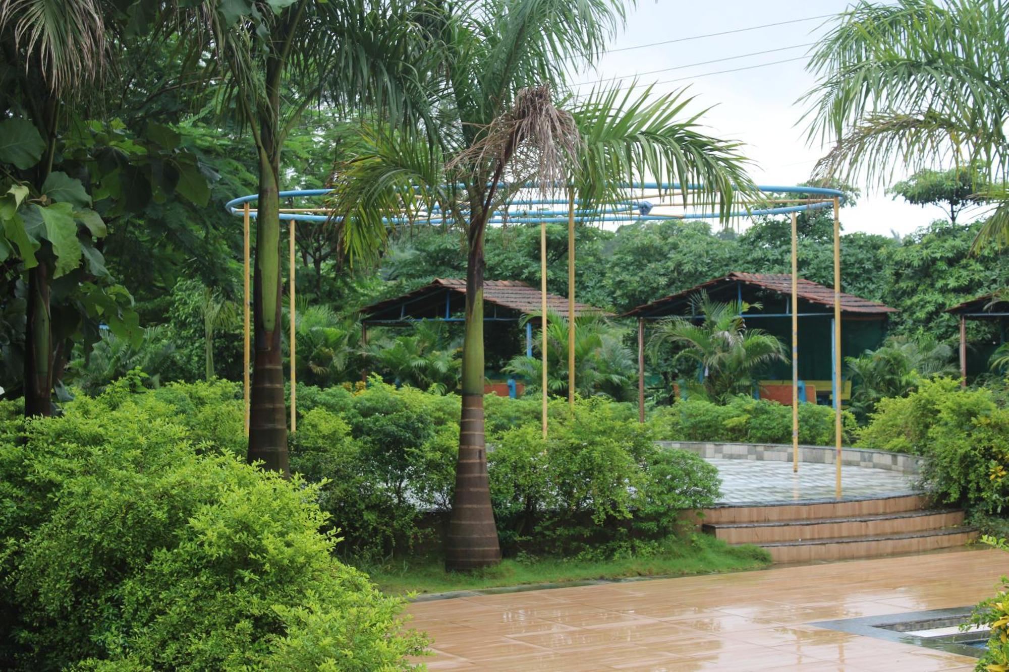 Hotel Metro Palace Resort คาร์จัต ภายนอก รูปภาพ